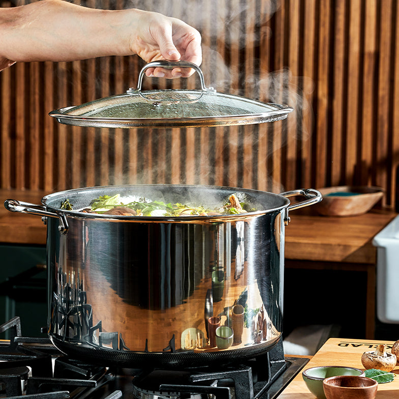 Hybrid Stock Pot with Lid, 12-Qt - Image 3