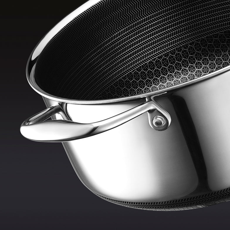 Hybrid Saucepan with Lid, 5-Qt - Image 6
